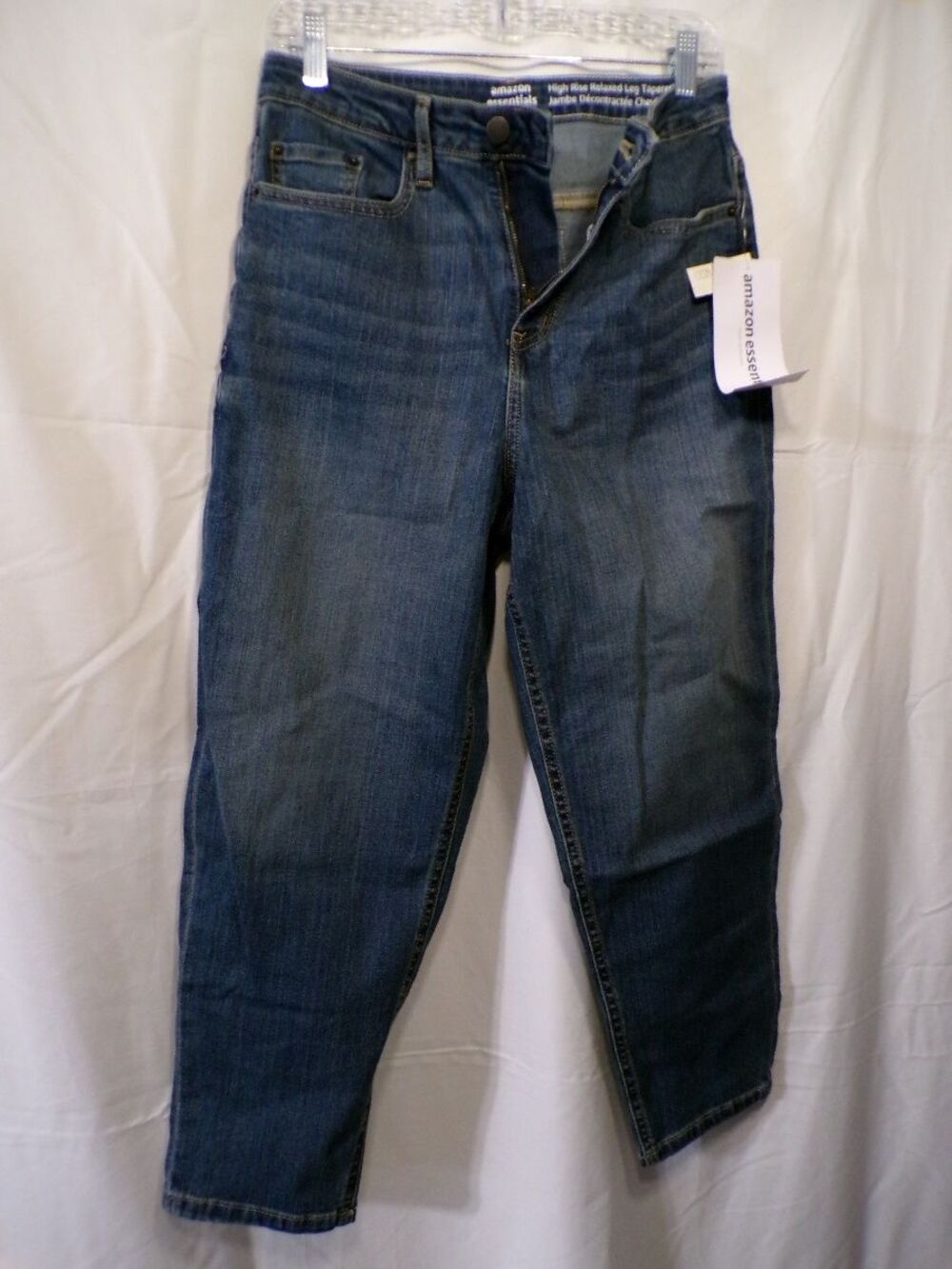 Amazon Essentials Women's High Rise Relaxed Leg Tapered Jeans 6 Blue